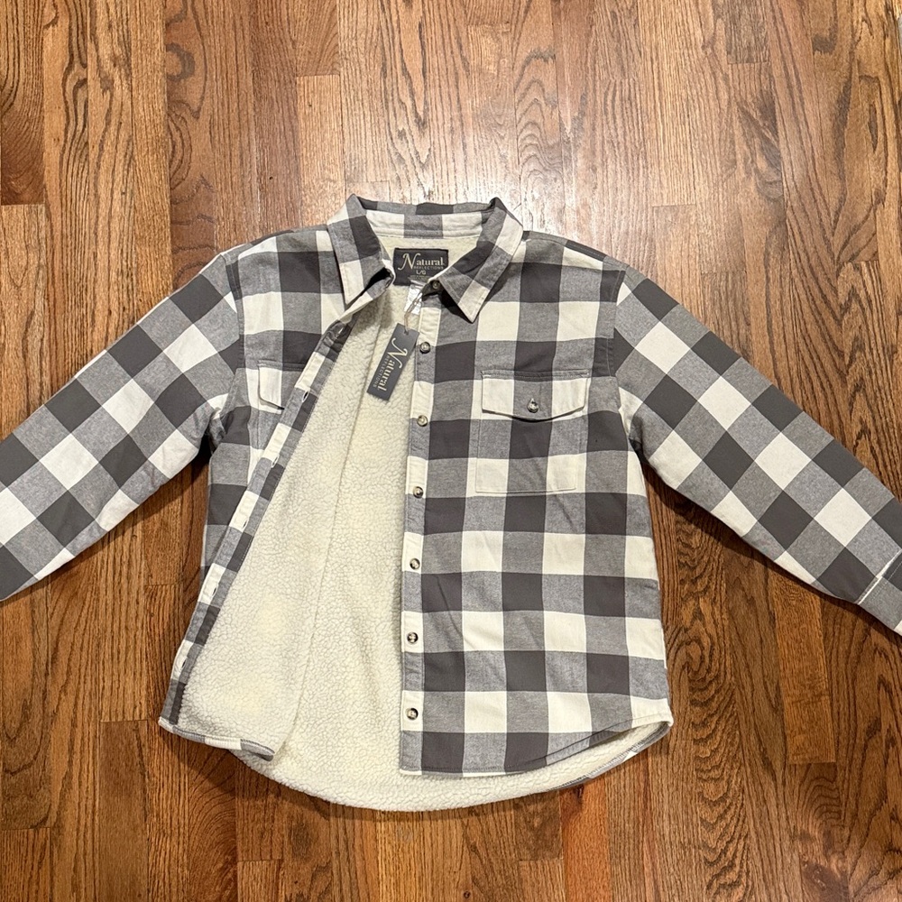 Natural Reflections Sherpa Lined Flannel/Jacket- Adult Large. New with tags